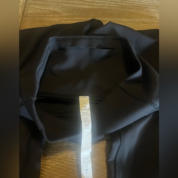 Lululemon Black Cropped Leggings - Picture 4 of 4